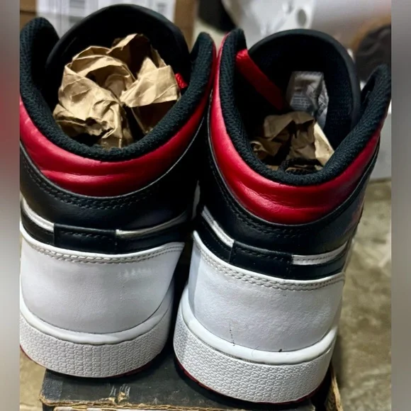 Nike Air Jordan 1 Mid Black White & Gym Red size 5.5 boys; size 7 women’s - Picture 4 of 6